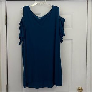 Women’s cold shoulder tunic top in teal. Layne Bryant size 22/24W
